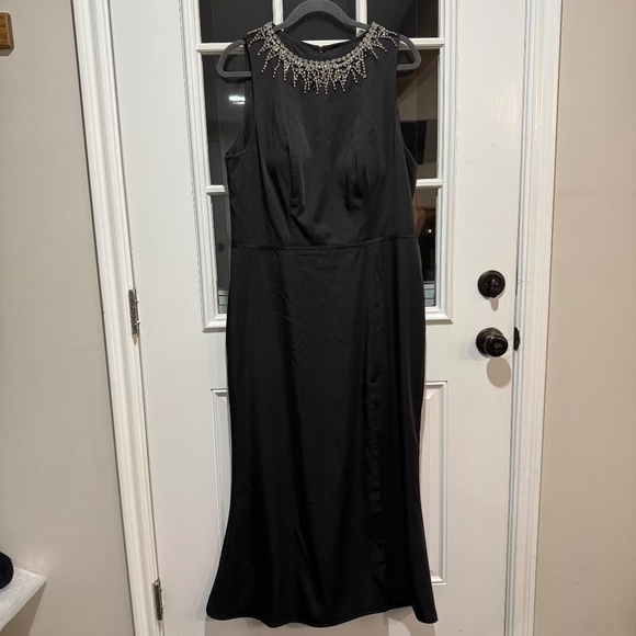 Ieena For Mac Duggal Beaded High Neck Gown Black Size 14 - Picture 3 of 16